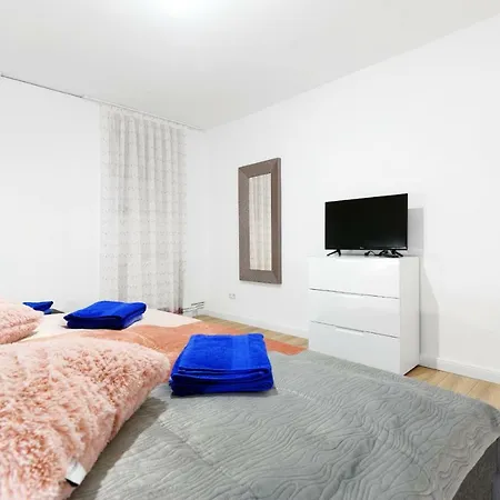 Big Apt. Potsdamer Platz 아파트 *
