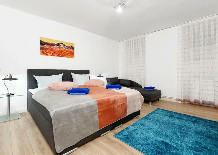 Big Apt. Potsdamer Platz شقة